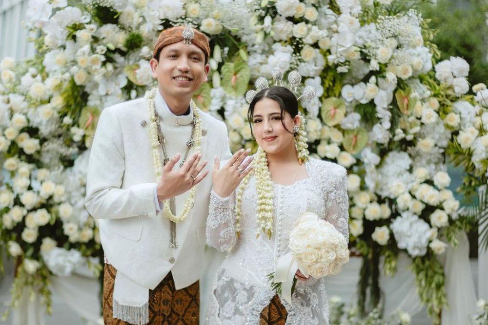 7 Dekorasi Akad Nikah Nessie Judge, Estetik bak Taman Bunga