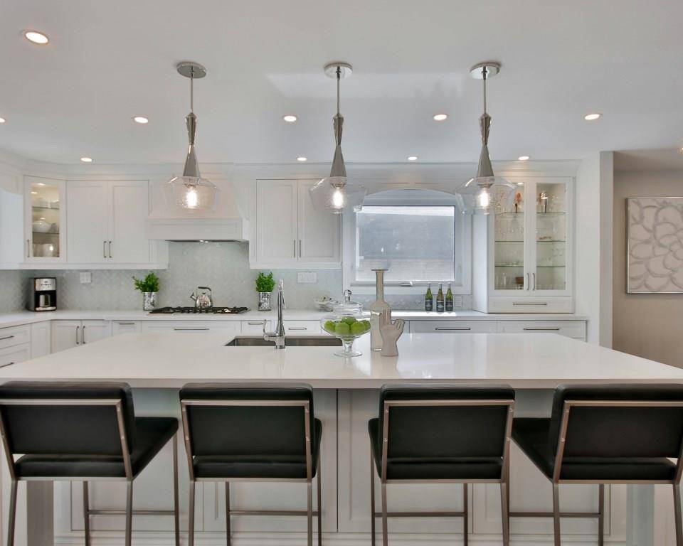 ilustrasi kitchen island berukuran besar (unsplash.com/Lotus Design N Print)