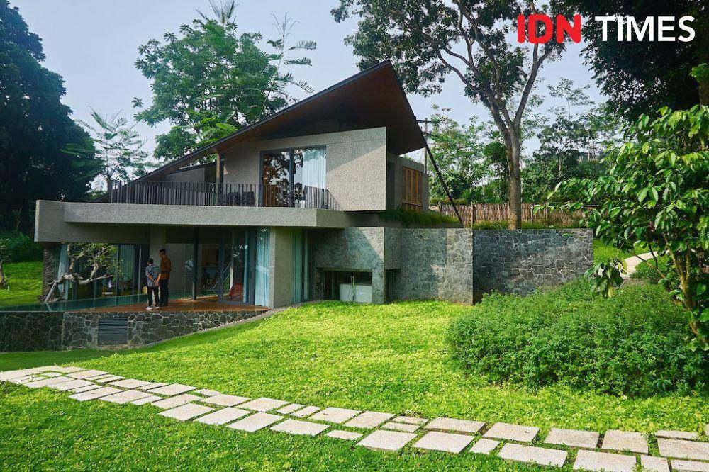 Ilustrasi rumah. Rumah bernuansa villa berkonsep ramah lingkungan di Semarang, Jumat (23/2/2024). (IDN Times/Dhana Kencana)