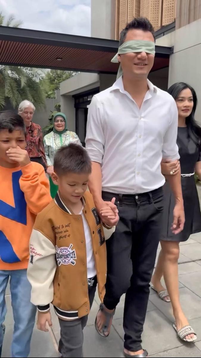 potret ultah Christian Sugiono ke-43 (instagram.com/titi_kamall)