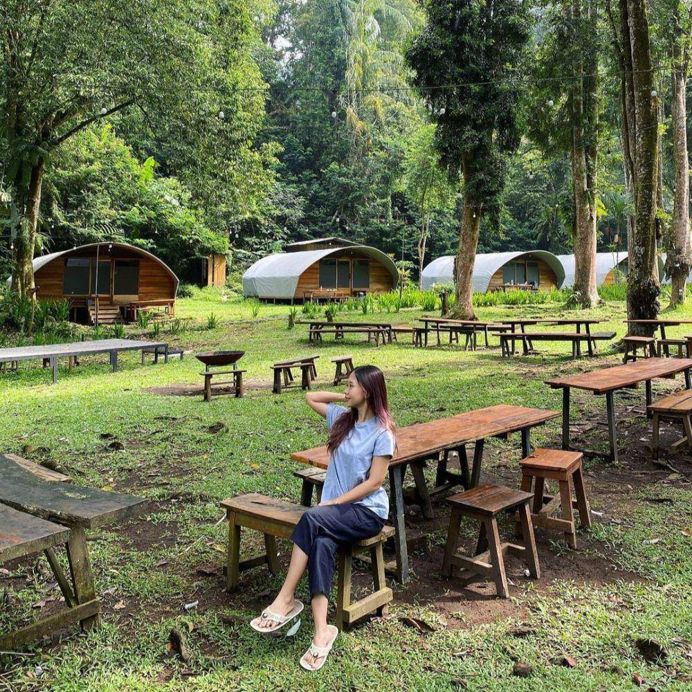 glamping di Lembah Purba Situ Gunung (instagram.com/ikamarthia)