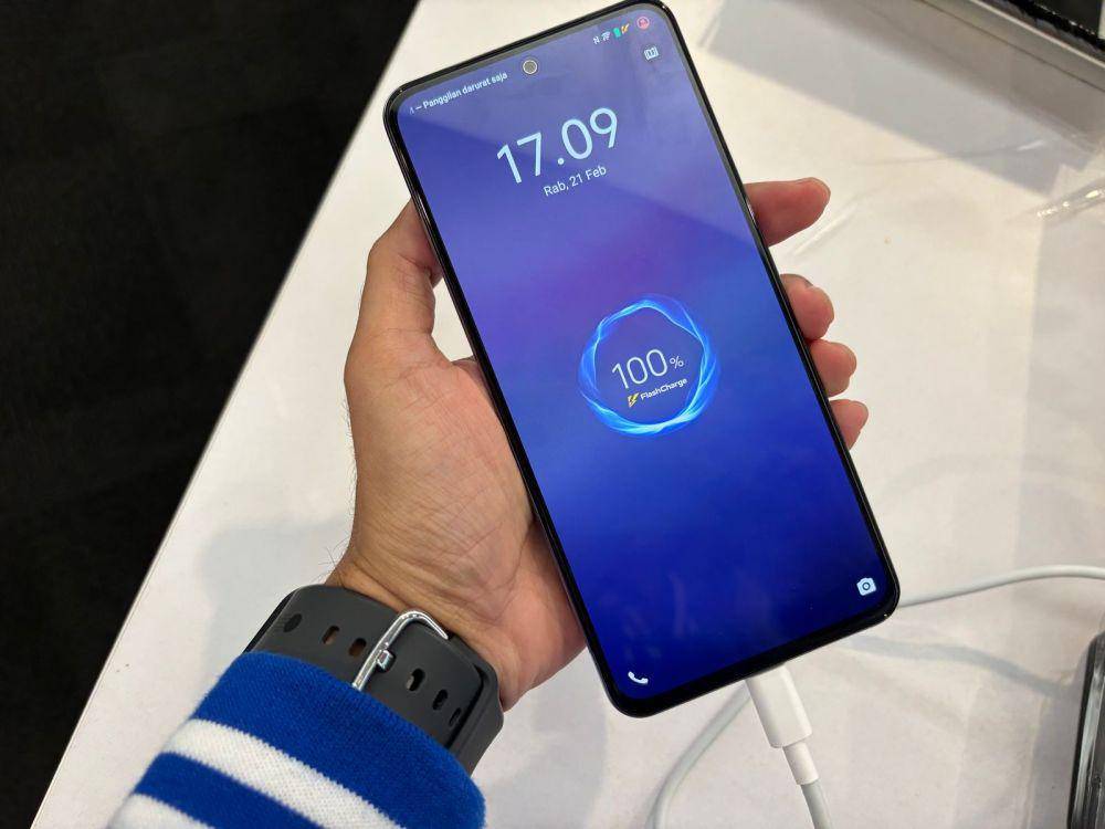 ilustrasi vivo Y100 5G (IDN Times/Rifki Wuda Sudirman)