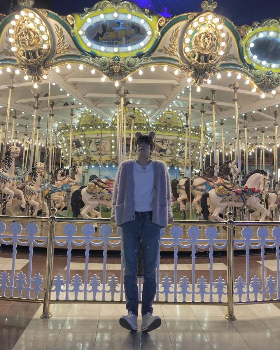 OOTD hangout ala Seungmin Stray Kids (instagram.com/realstraykids)