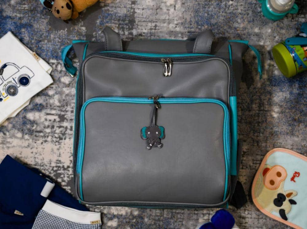 ilustrasi perlengkapan bayi (unsplash.com/reihane haririzade)