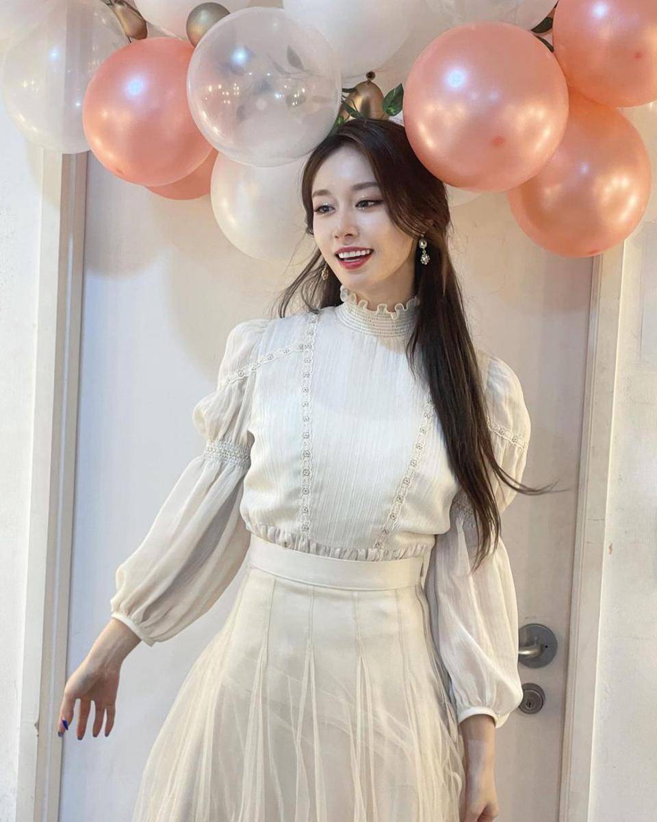 Jiyeon T-ARA (instagram.com/jiyeon2__)