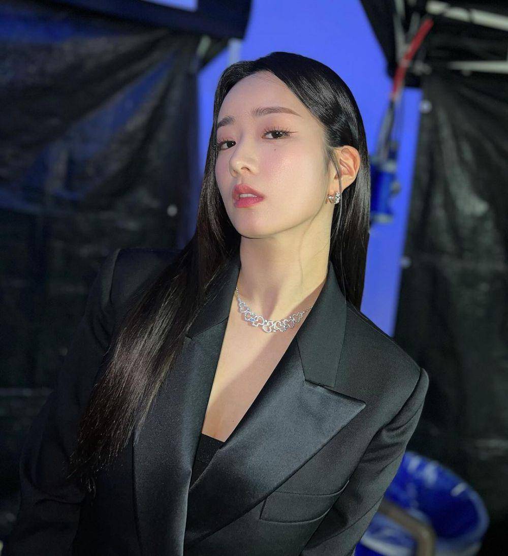 Boomi APINK (instagram.com/__yoonbomi__)