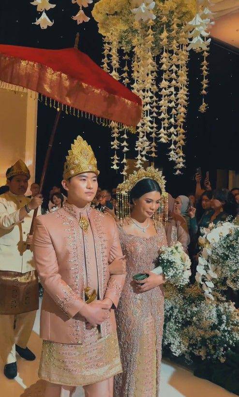 pernikahan putri Helmy Yahya (Instagram.com/redberrywedding)