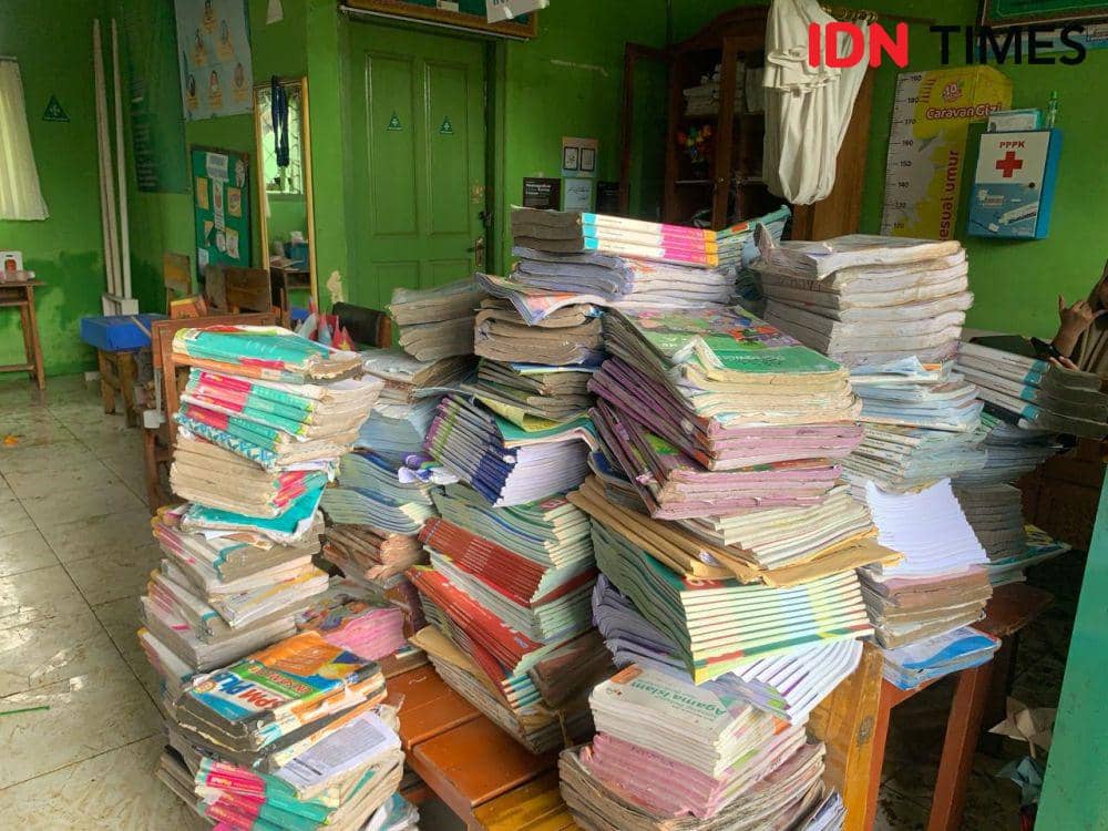 1.000 Buku Paket SDN 2 Rajabasa Terendam Banjir, Perpustakaan Dipindah