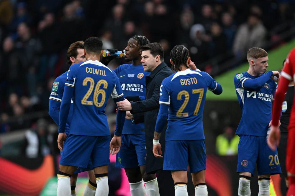 Chelsea vs Leeds United Diwarnai Fans Jatuh dari Tribune