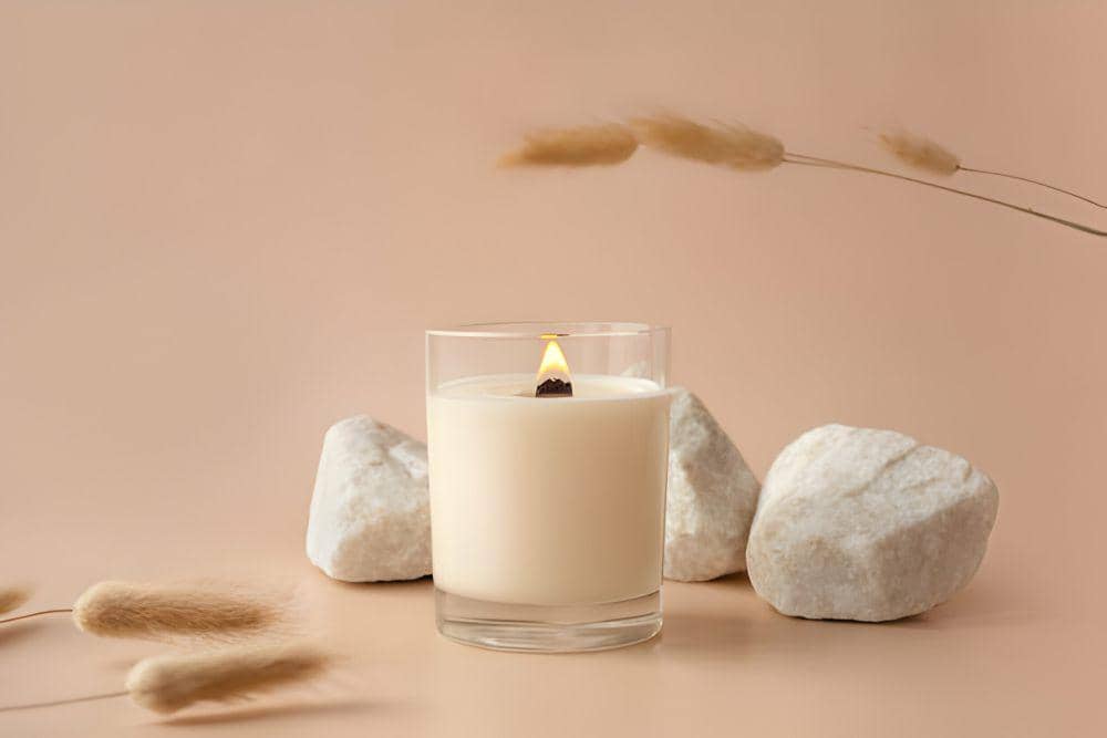 ilustrasi lilin aromaterapi (istockphoto.com/lavsketch)