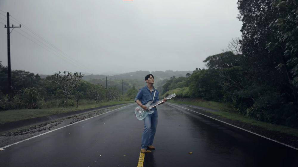 Lim Hyunsik BTOB di MV "La Mar" (youtube.com/BTOB Company)