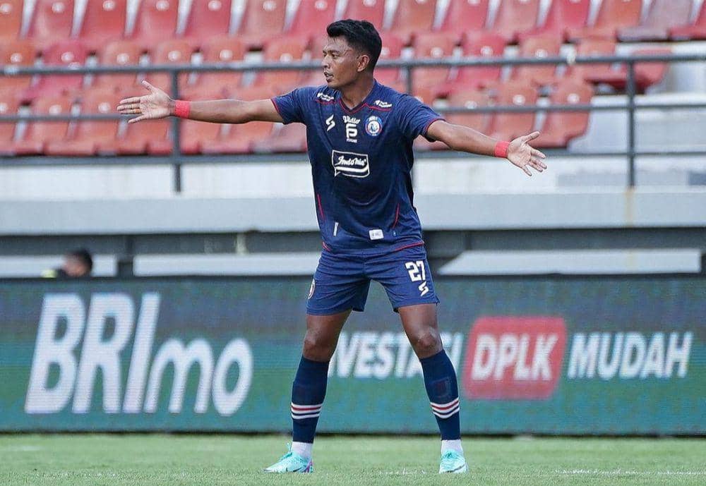 Dedik Setiawan saat bertanding melawan Persija Jakarta. (Dok. Media Officer Arema FC)