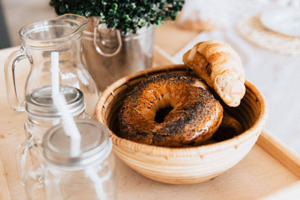 ilustrasi bagel (pexels.com/Dmitry Zvolskiy)