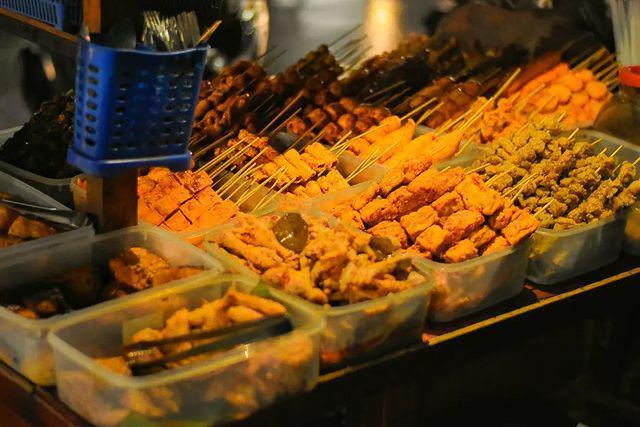 6 Rekomendasi Angkringan Murah di Kediri, Tak Pernah Sepi Pembeli