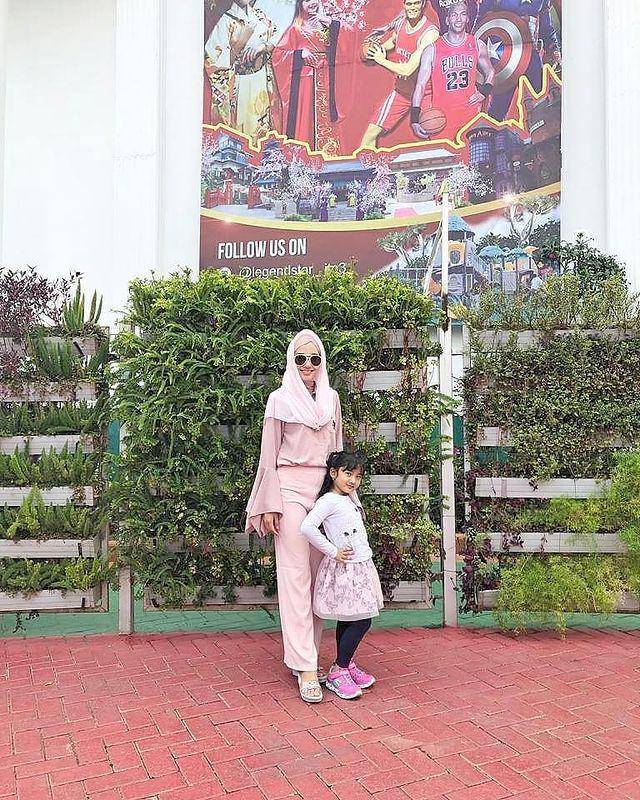 Potret Novita Hardini bersama anaknya (instagram.com/novitamochamad)