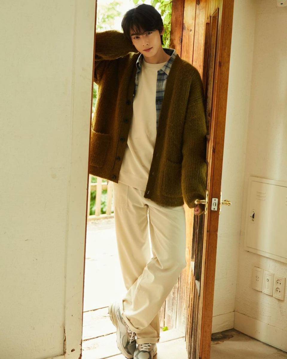 potret Cha Eun Woo (instagram.com/eunwo.o_c)
