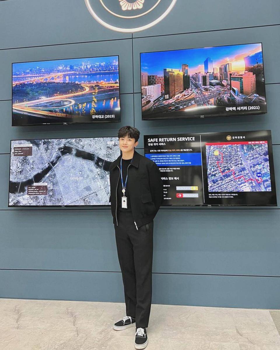 Kim Shin Bi (instagram.com/__tlsql)