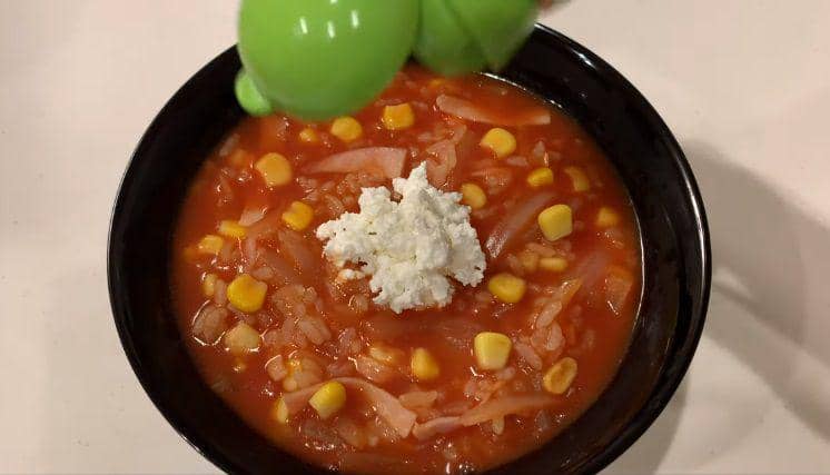 ilustrasi membuat tomato zosui (youtube.com/JAPANESE COOKING CHANNEL)