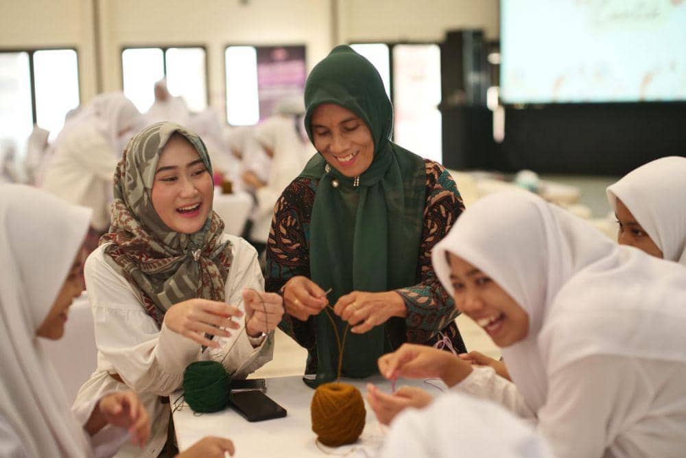 PT Unilever Indonesia Tbk bersama Kemenag Jateng mengedukasi ratusan santri pola hidup bersih sehat untuk menyambut Ramadan di Semarang, Senin (26/2/2024). (dok. Unilever)