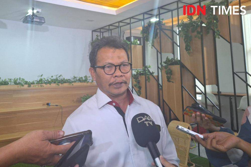 Asisten Deputi (Asdep) Perlindungan Hak Perempuan Pekerja dan Tindak Pidana Perdagangan Orang Kemen PPPA, Prijadi Santoso dalam agenda Media Talk di kantor KemenPPPA, Jakarta Pusat, Senin (26/2/2024) (IDN Times/Lia Hutasoit)