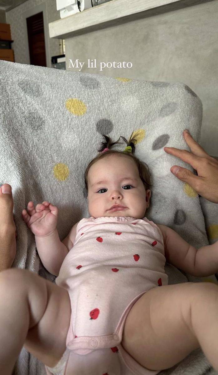 potret Jennifer Coppen perdana tunjukkan wajah anak saat liburan di Jepang (instagram.com/jennifercoppen20)