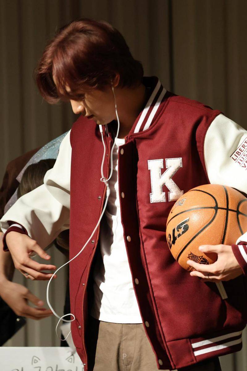 potret Haechan NCT (twitter.com/puppydolphin_hc)
