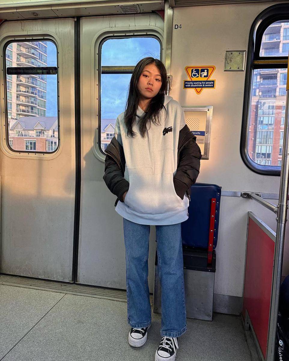 inspirasi OOTD boyish ala Momona Tamada (instagram.com/momonatamada)