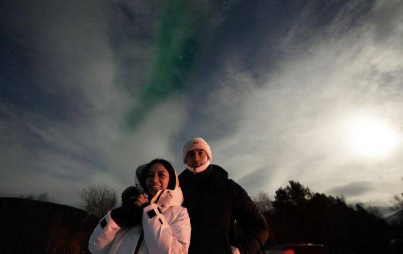 potret Rachel Vennya melihat aurora di Tromsø (instagram.com/rachelvennya)