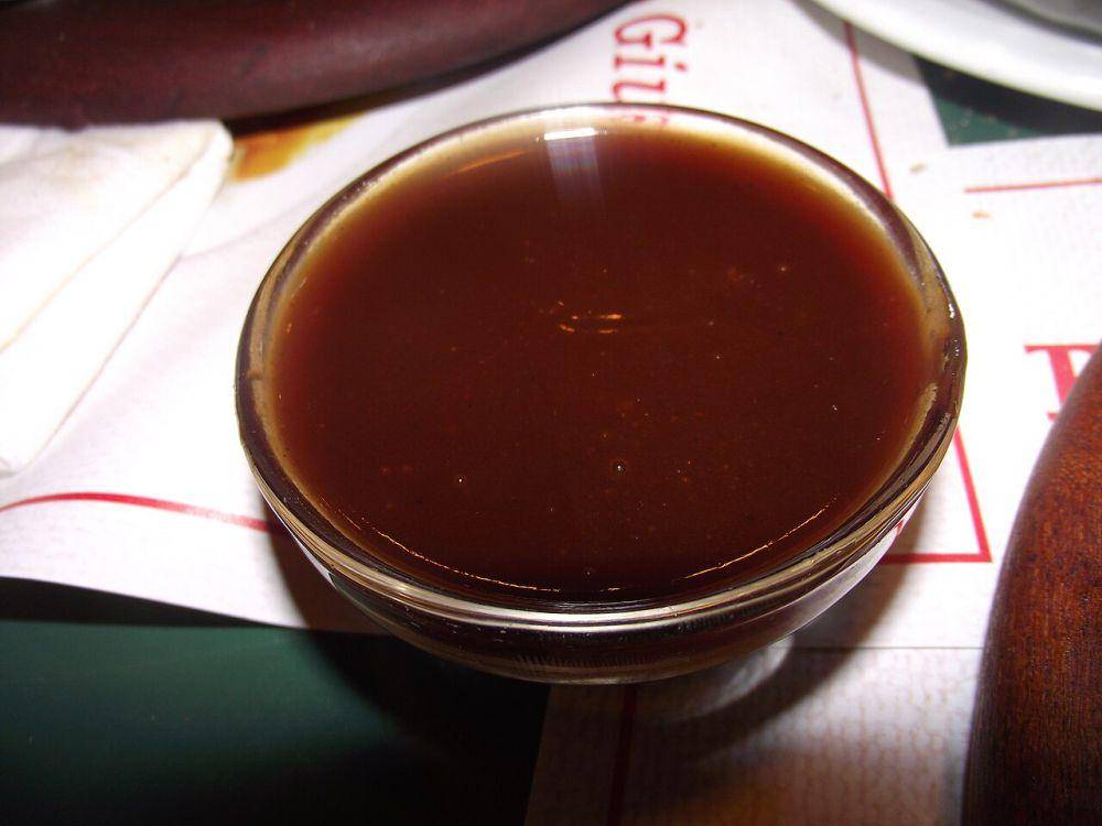 brown sauce (commons.wikimedia.org/Number55)