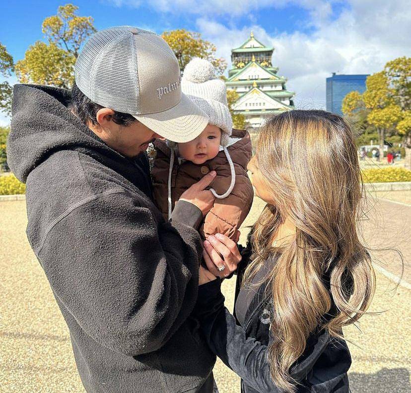 potret Jennifer Coppen perdana tunjukkan wajah anak saat liburan di Jepang (instagram.com/jennifercoppenreal20)