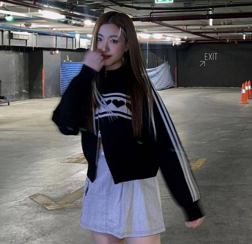 potret Aheye 4EVE (instagram.com/aheyekrn_)