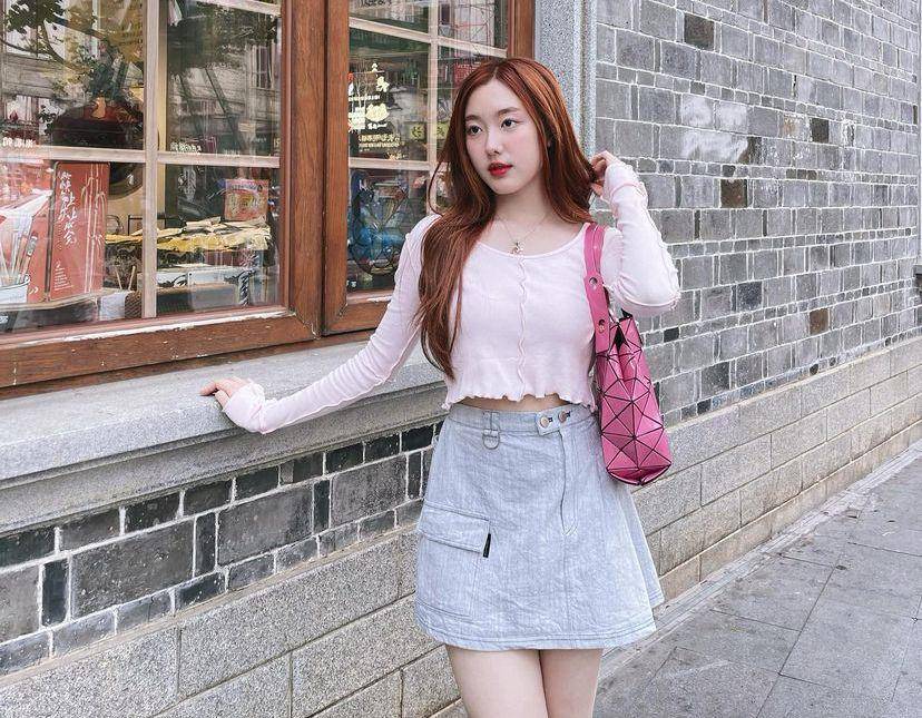 potret Aheye 4EVE (instagram.com/aheyekrn_)