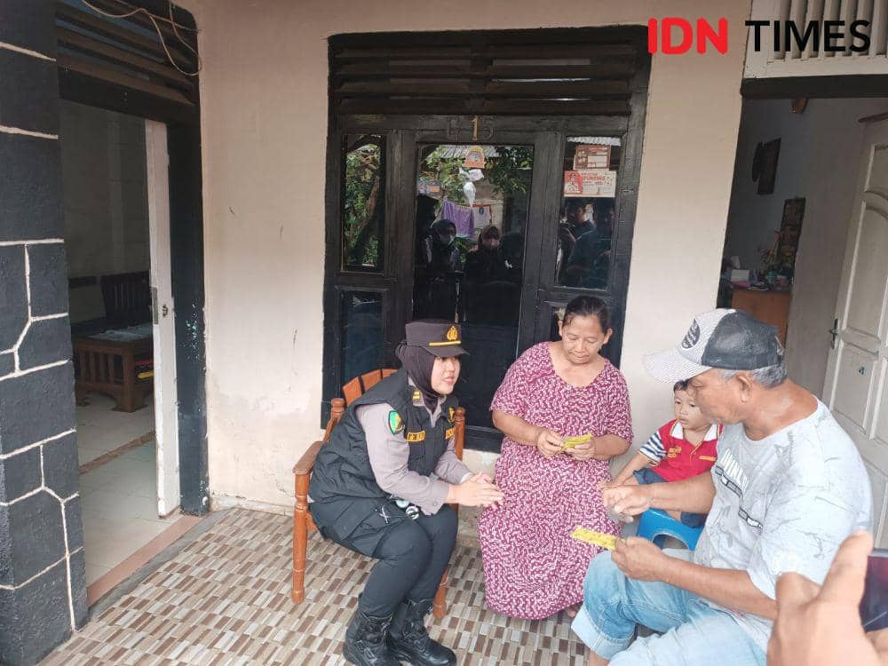 Warga terdampak banjir di Perumahan Gelora Persada, Kelurahan Rajabasa Raya, Kecamatan Rajabasa, Bandar Lampung. (IDN Times/Tama Yudha Wiguna).