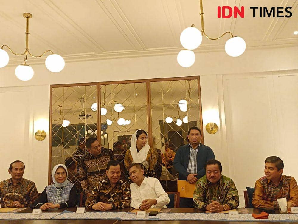 Doakan Jokowi Serius Gabung Golkar, Ketum MKGR: Jabatan Banyak