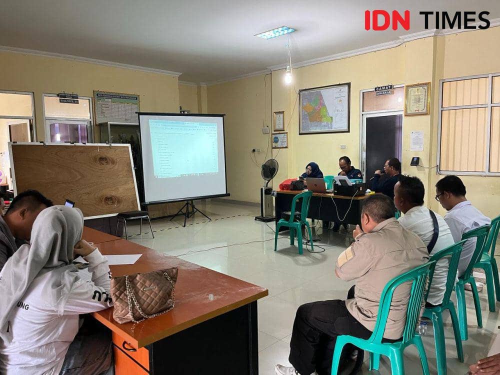 Potret rapat pleno rekapitulasi suara di tingkat kecamatan di Kota Bandar Lampung. (IDN Times/Tama Yudha Wiguna).