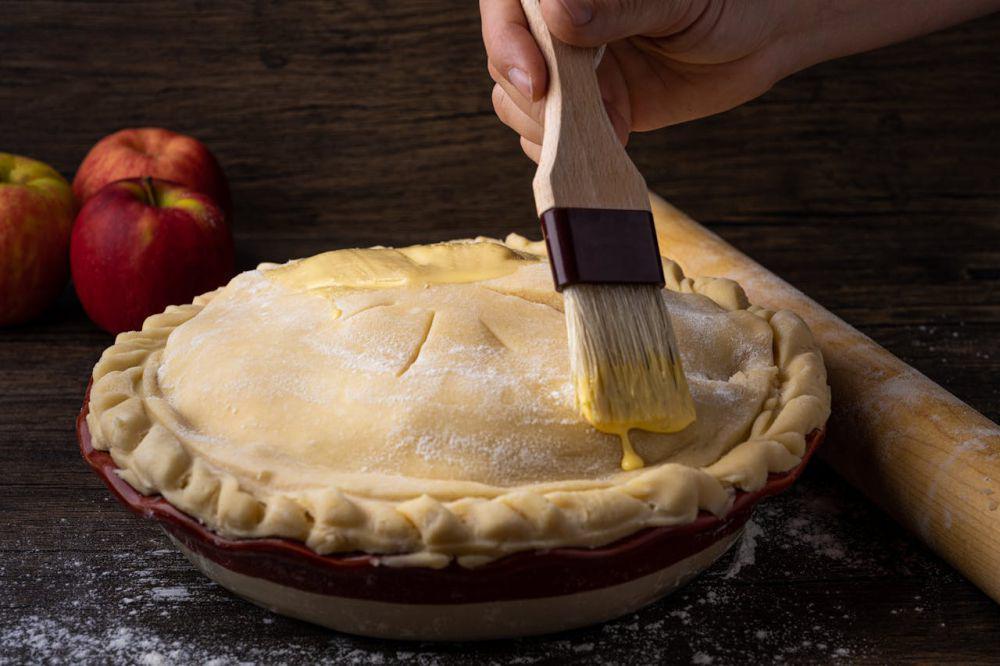 5 Olesan yang Membuat Pie Crust Lebih Kecokelatan