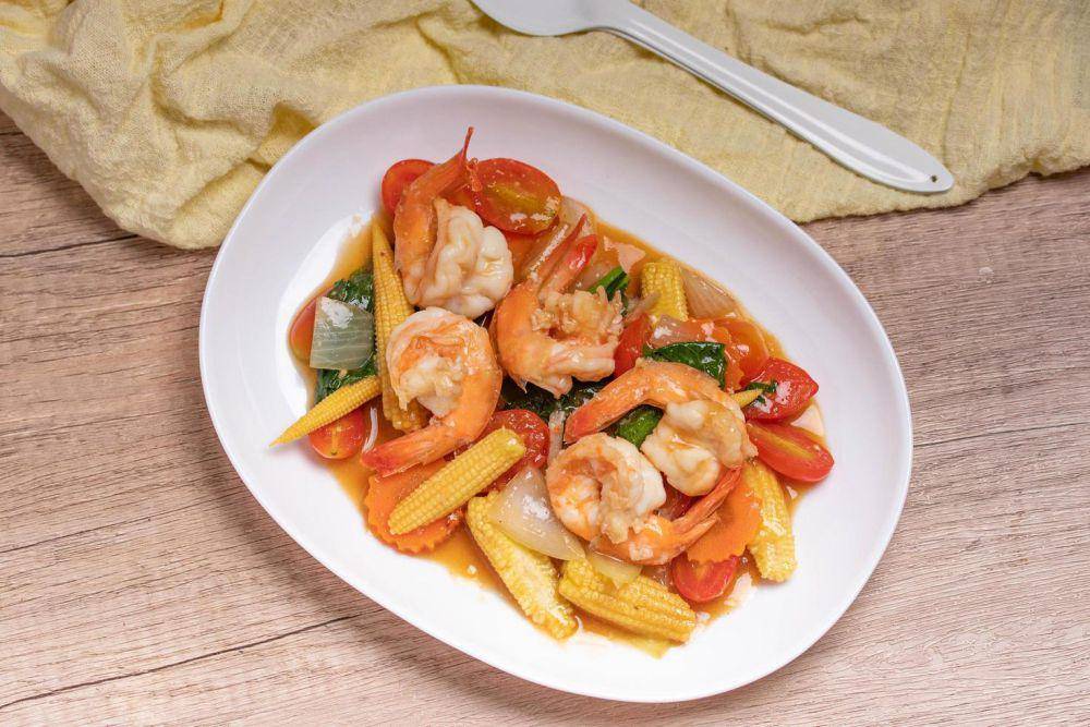 tumis udang dan putren (vecteezy.com/mangolovemom kee)