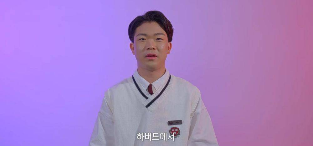 Still cut survival show University War (dok. University War)