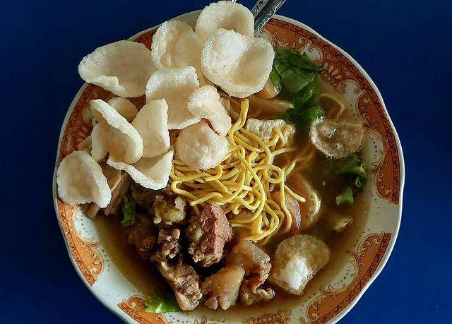 Tahu Campur (instagram.com/ceritaseperjalanan)