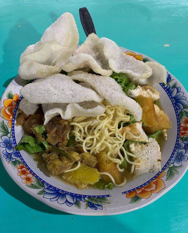 Tahu Campur (instagram.com/njajan.tulungagung)
