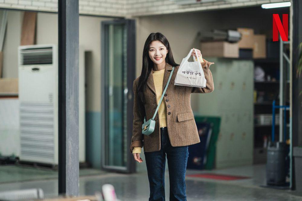 Kim Yoo Jung di drama Chicken Nugget (instagram.com/netflixkr)