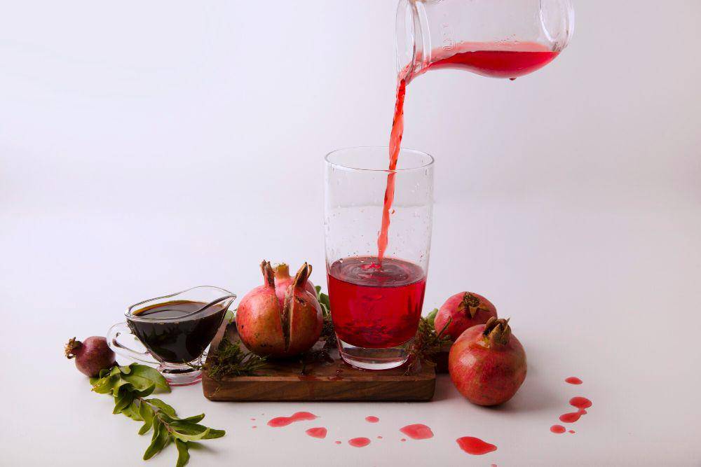 ilustrasi sirup grenadine (freepik.com//azerbaijan-stockers)