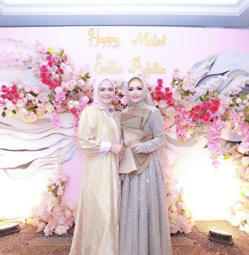 potret artis hadiri perayaan ulang tahun ke-45 Eddies Adellia (Instagram.com/shezy_idris)