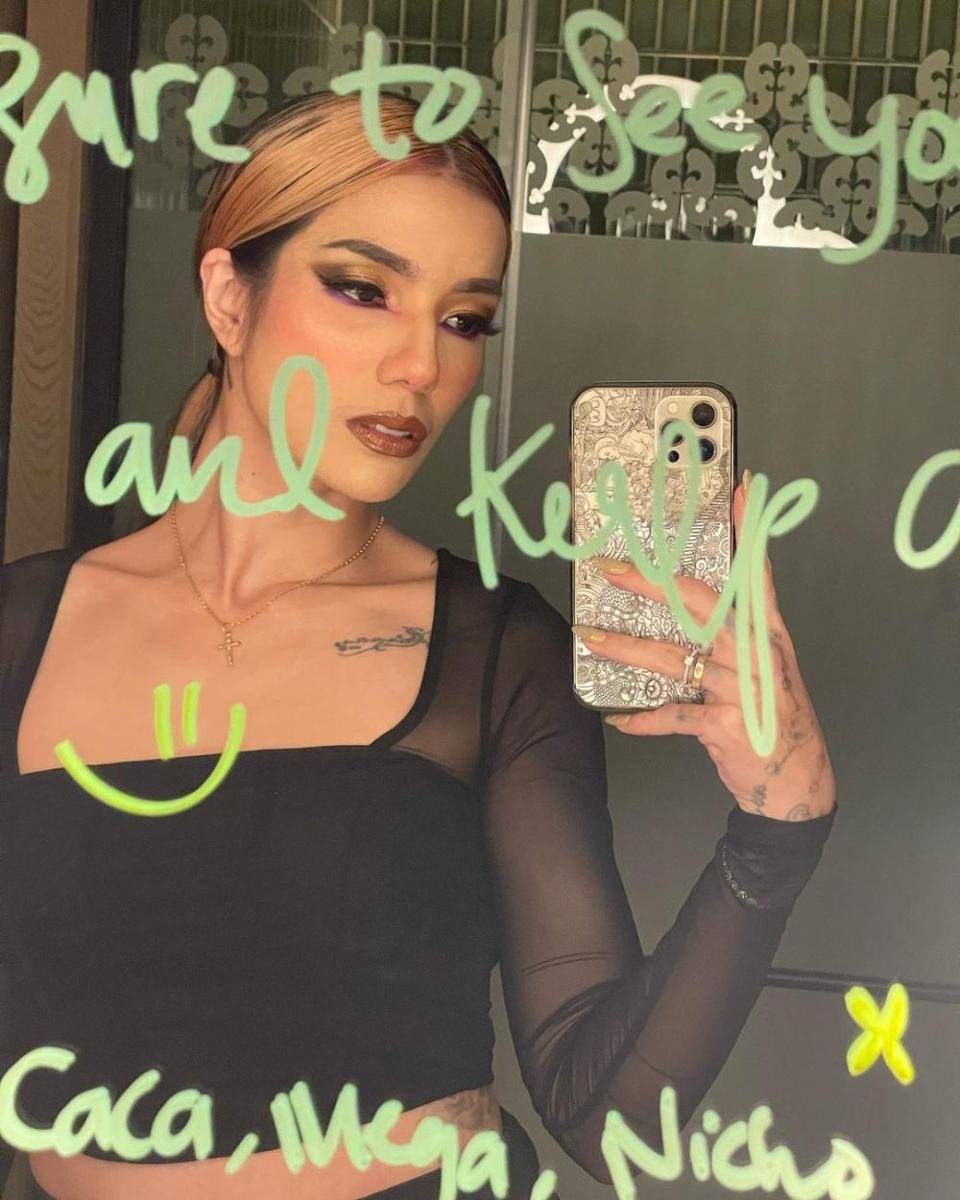 gaya makeup ala Sheila Marcia (instagram.com/itssheilamj)