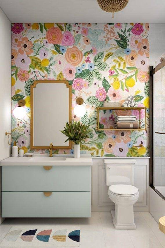 Wallpaper di kamar mandi (unsplash.com/Grace Kelly)