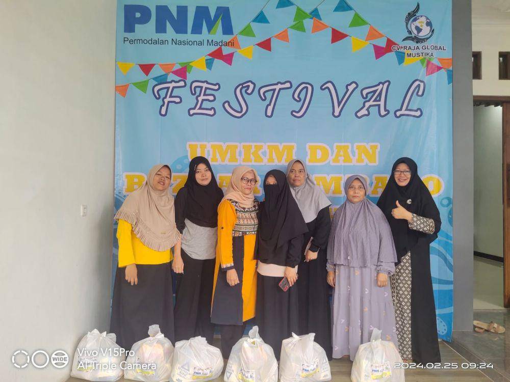 PNM menggelar "Festival UMKM dan Bazzar Sembako Murah" yang diikuti 250 peserta pelaku UMKM. (Dok. PNM)