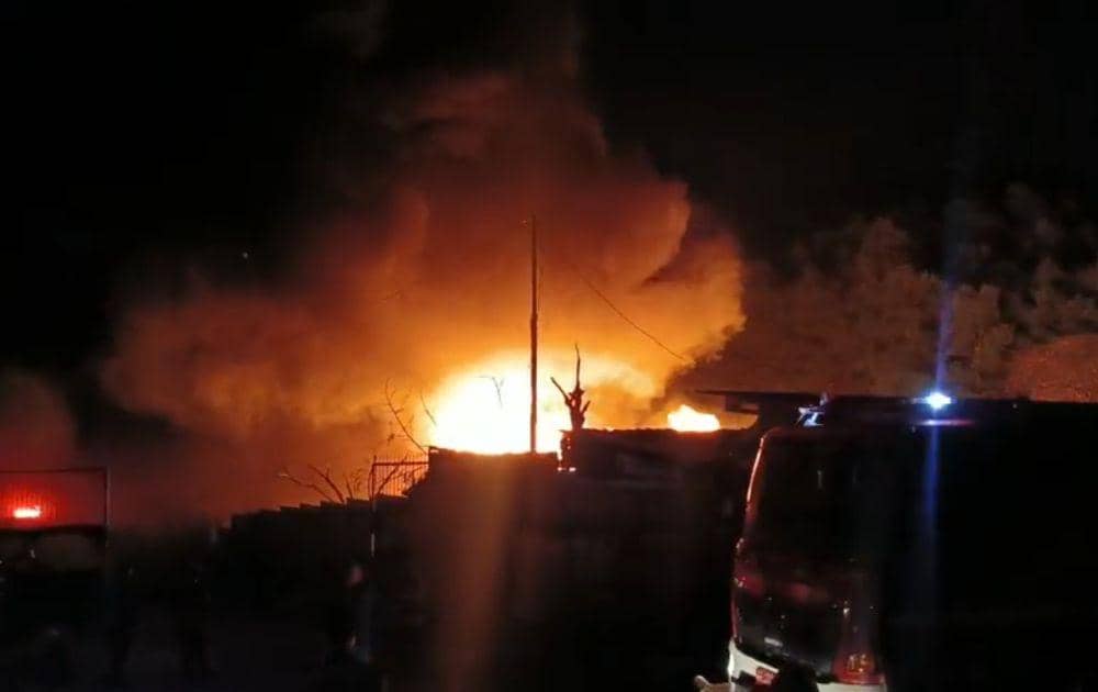 Kebakaran Hebat Gudang Penampungan BBM Solar Ilegal di Bandar Lampung