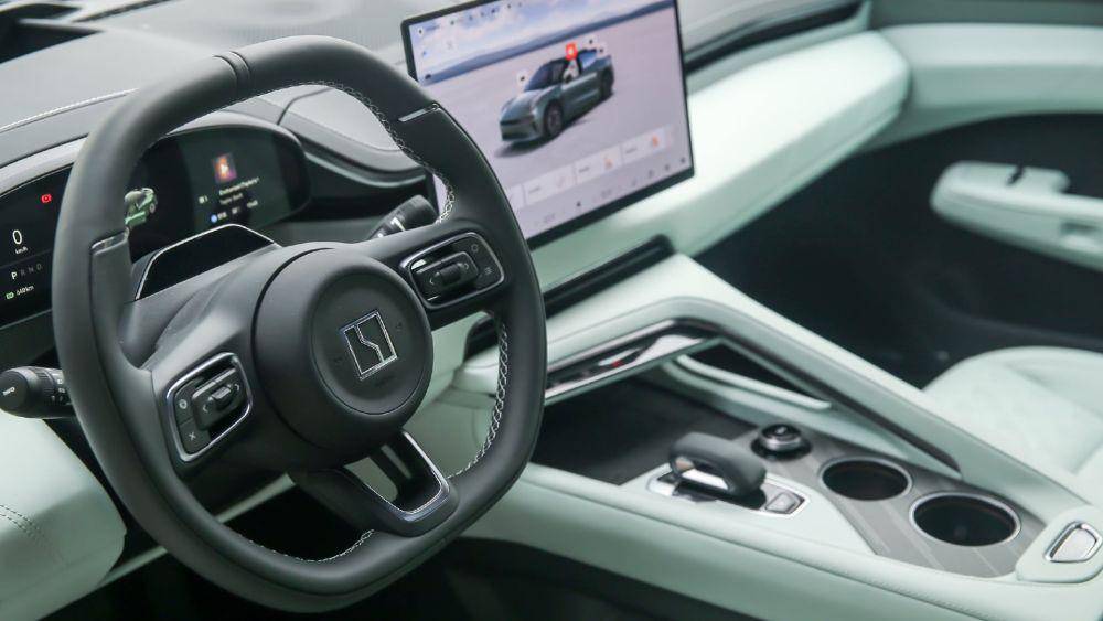 Interior Zeekr 001 (Carnewschina)