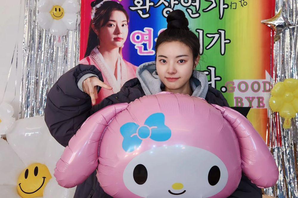 7 Potret Hong Ye Ji Syuting Terakhir Love Song for Illusion, Terharu!