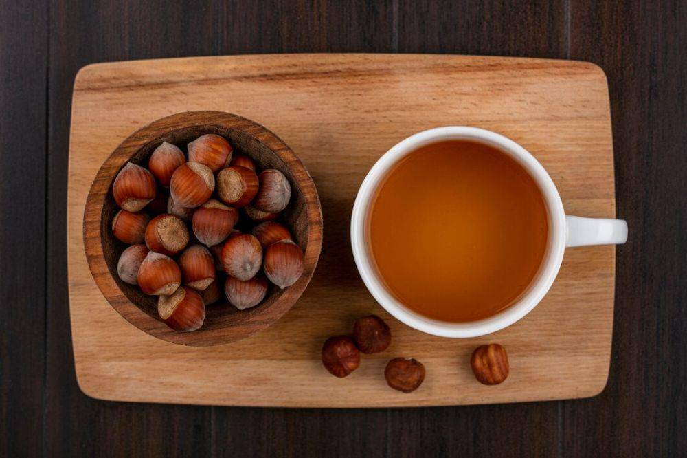 ilustrasi sirup hazelnut (freepik.com/stockking)